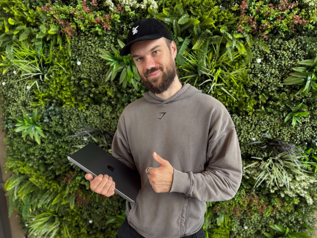 joey ecommerce marketeer bij telecomhunter